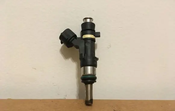 Mitsubishi ASX Fuel injector 1465A029 EAT305