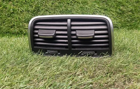 Audi A6 S6 C7 4G Rear air vent grill 4G0819203