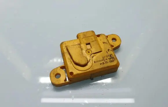 Opel Zafira A Airbag deployment crash/impact sensor 09135280 TQS12140139