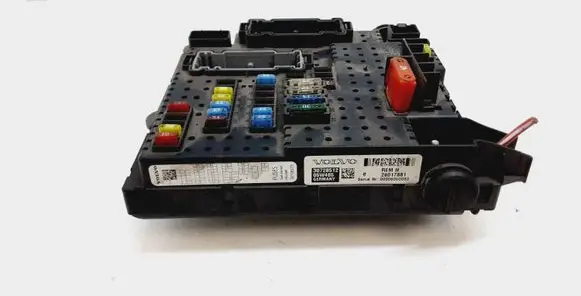 Volvo V70 Fuse module 30728512