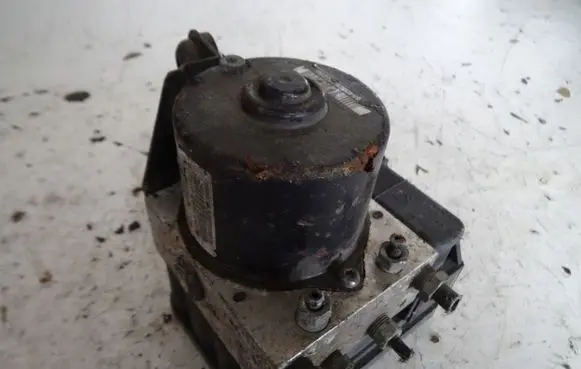 Volvo V50 ABS Pump 30794728
