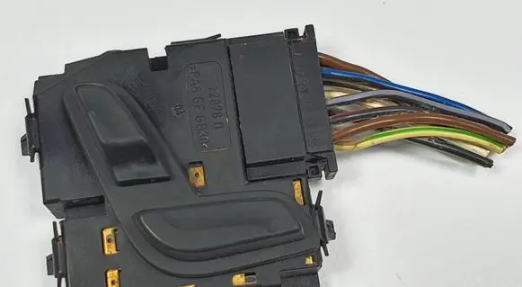 Mercedes-Benz E W212 Seat control switch A2048701958