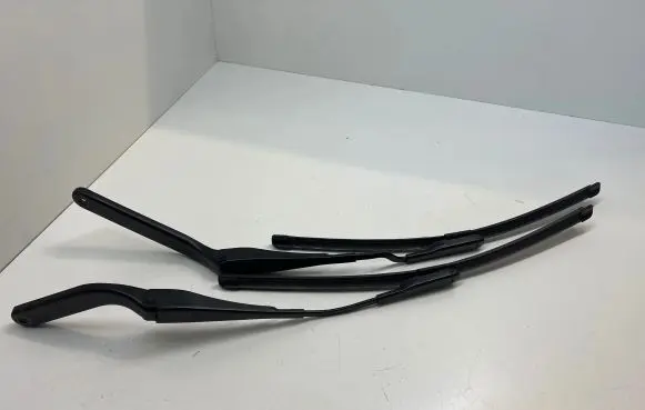 Mini Cooper Countryman R60 Front wiper blade arm