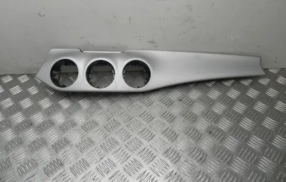 Mercedes-Benz GLA W156 Dash center air vent grill 3006700900