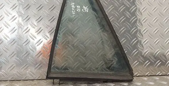 Toyota Avensis T270 Rear vent window glass 43R00048