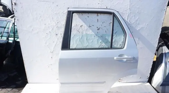 Honda HR-V Rear door