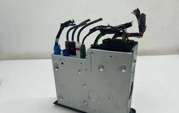 Radio/CD/DVD/GPS head unit