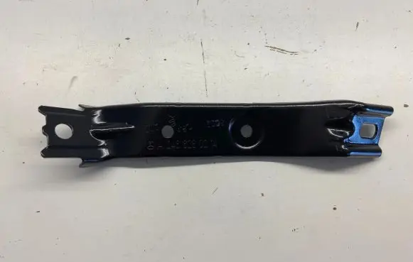 Mercedes-Benz B W246 W242 Fender mounting bracket A2466280214