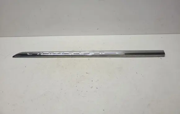 Chrysler Town u0026 Country V Front door trim (molding)