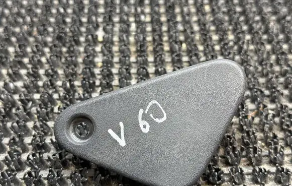 Volvo V60 Radiator mount bracket 30723366