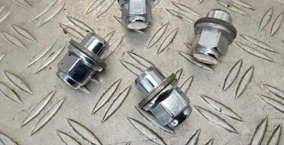 Toyota Yaris Nuts/bolts 