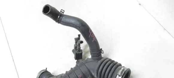 Nissan Juke I F15 Air intake hose/pipe