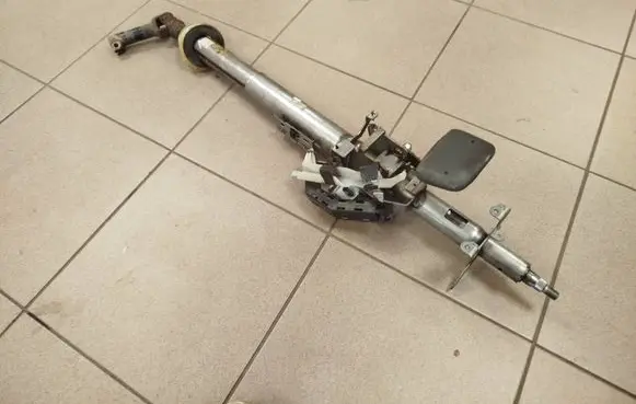 Subaru B9 Tribeca Steering wheel axle 