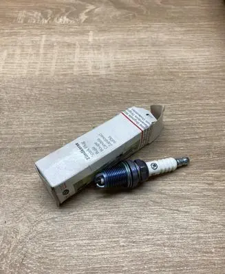 Skoda Fabia Mk1 (6Y) Spark plug 101000060AA DR15TC