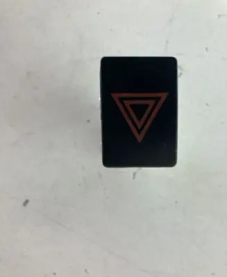 Nissan Qashqai+2 Hazard light switch