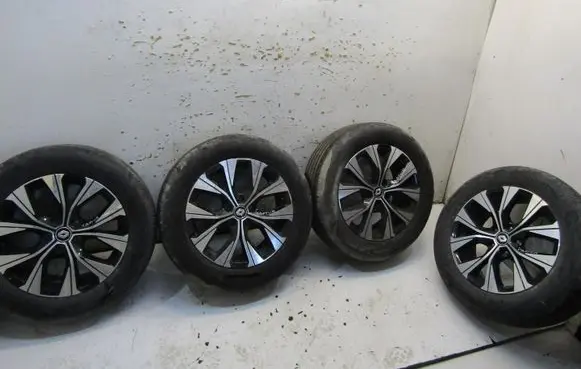 Renault Captur II R17 alloy rim 