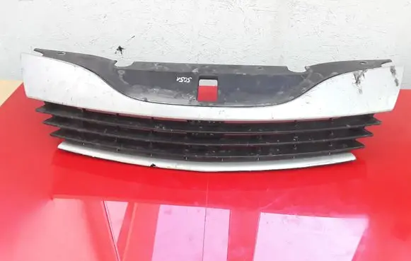 Renault Laguna II Front grill 8200012581