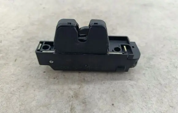 Peugeot 1007 Tailgate lock latch 9657614780