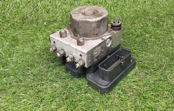 Dacia Sandero ABS Pump 476605492R