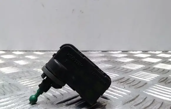 Headlight level adjustment motor