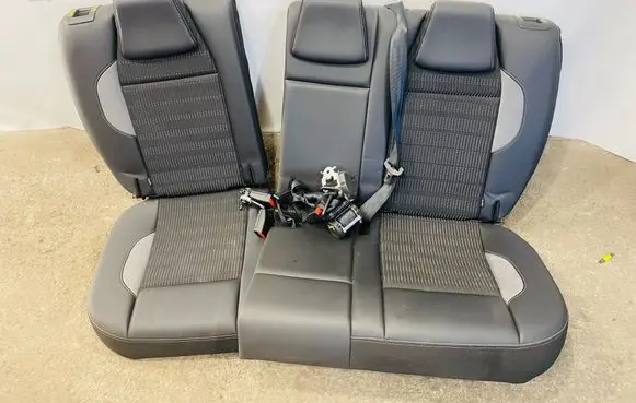 Peugeot 2008 I Second row seats 