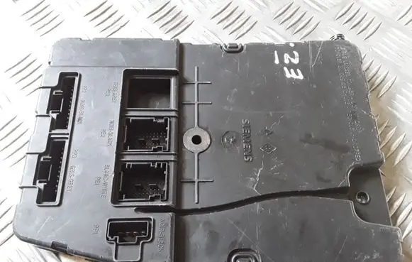 Renault Scenic II - Grand scenic II Comfort/convenience module 8200780007