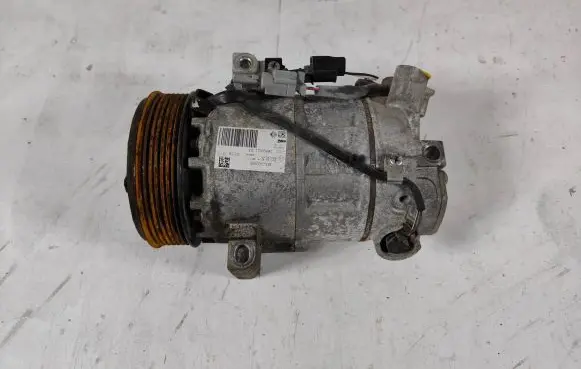 Renault Clio IV Air conditioning (A/C) compressor (pump) 926000734R T72634BC 8071220105