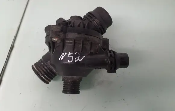 Thermostat/thermostat housing