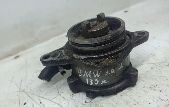 BMW 5 E39 Vacuum pump 2249939