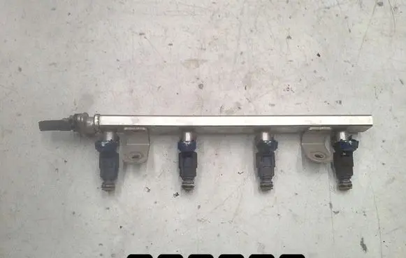 Hyundai i30 Fuel injector 3531028000