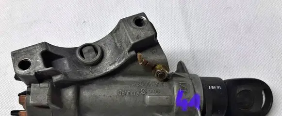 Seat Leon (1M) Ignition lock 4B0905851C