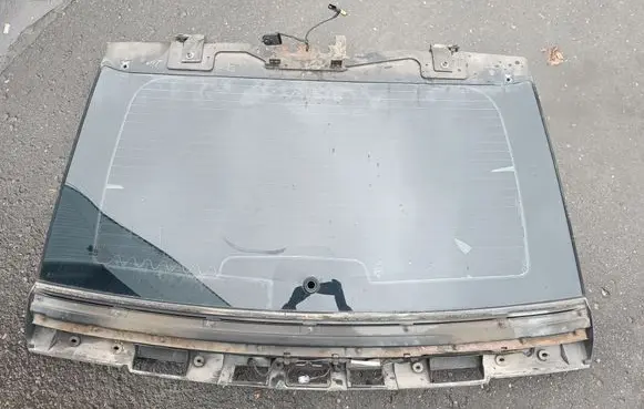 Land Rover Range Rover Sport L320 Opening tailgate glass 