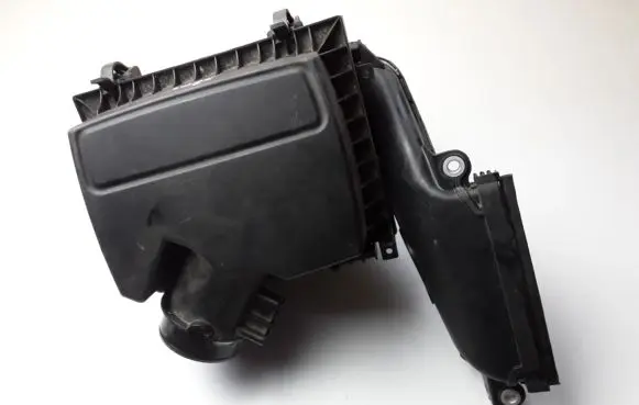 Ford Galaxy Air filter box DS739643KA