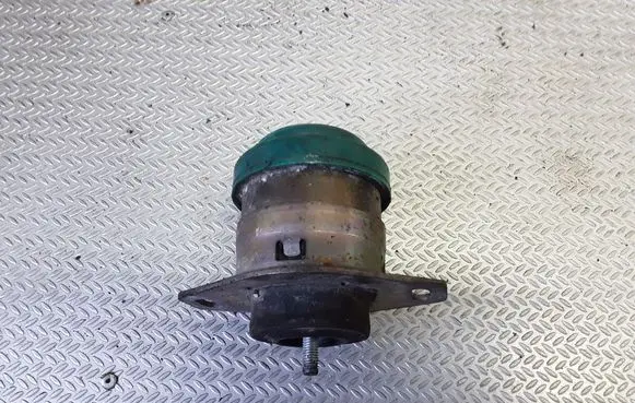 Citroen C5 Engine mount bracket