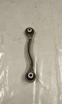 Mercedes-Benz C W205 Rear control arm A20402