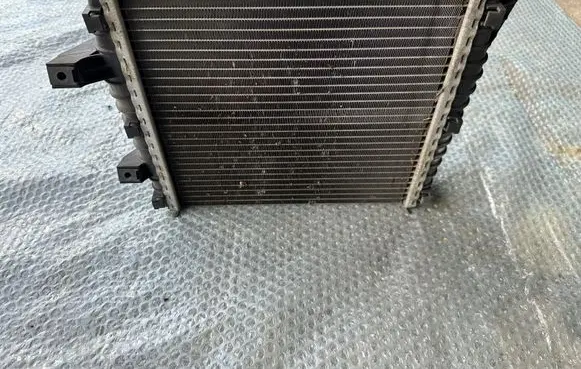 Volkswagen Touareg II Optional radiator 7P0121212 U6469001 456460