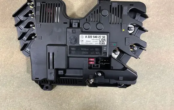 Mercedes-Benz S W222 Fuse box set A2225402750
