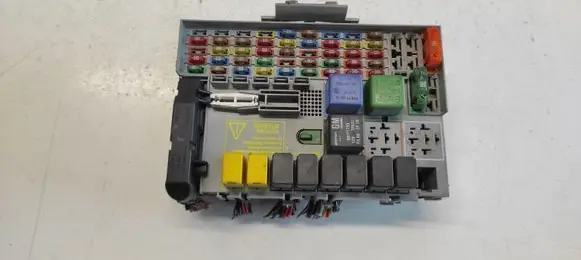 Opel Zafira A Fuse box set 24431677 24412497 24431678