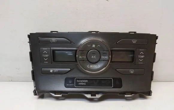 Toyota Auris 150 Climate control unit 559002220B