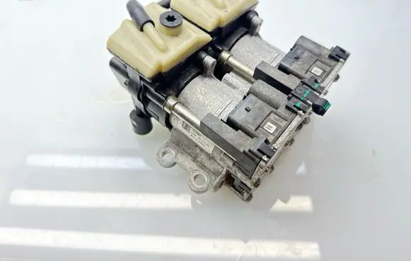 Volvo XC40 Other gearbox part 42022285