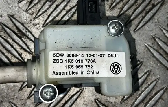 Volkswagen Jetta V Fuel tank cap lock motor 1K5810773A 1K5959782 806614