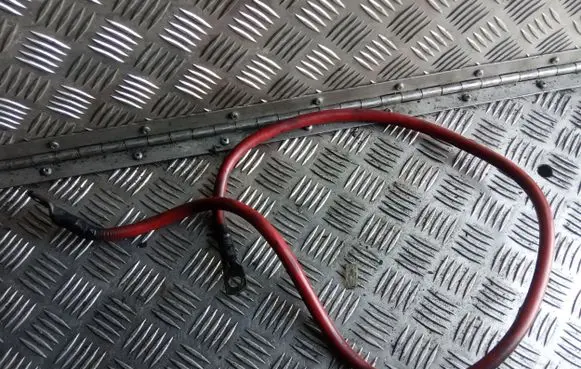 Mercedes-Benz Sprinter W906 Positive cable (battery)