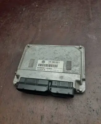 Volkswagen Polo Engine control unit/module 03E906033L 5WP4019405