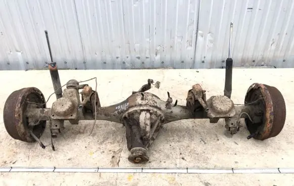 Nissan Pathfinder R50 Rear differential 