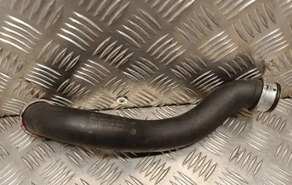 Mercedes-Benz E W212 Engine coolant pipe/hose A2045011582