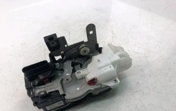 Volvo V40 Coupe door lock (next to the handle) 31391825