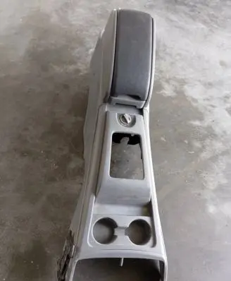 Ford Ranger Center console UR5864421 UA6L64341