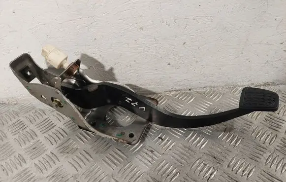 Toyota Corolla Verso AR10 Brake pedal 551060F020 471010F010