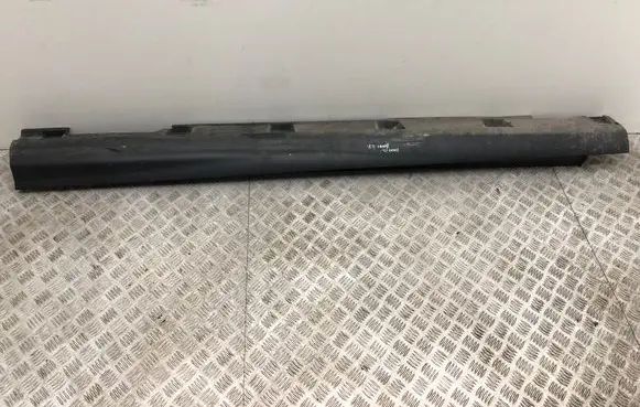 Sill/side skirt trim