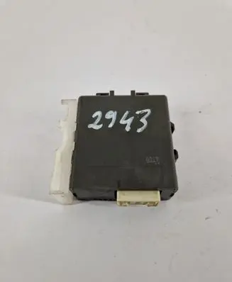 Toyota RAV 4 (XA40) Central locking relay 8597042020